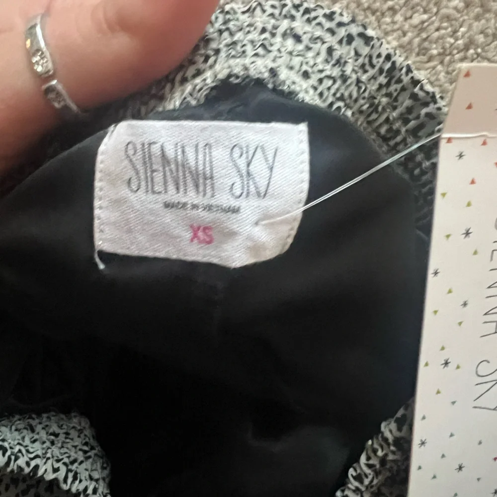 NWT Sienna Sky White Polka Dot Skirt - Picture 2 of 4